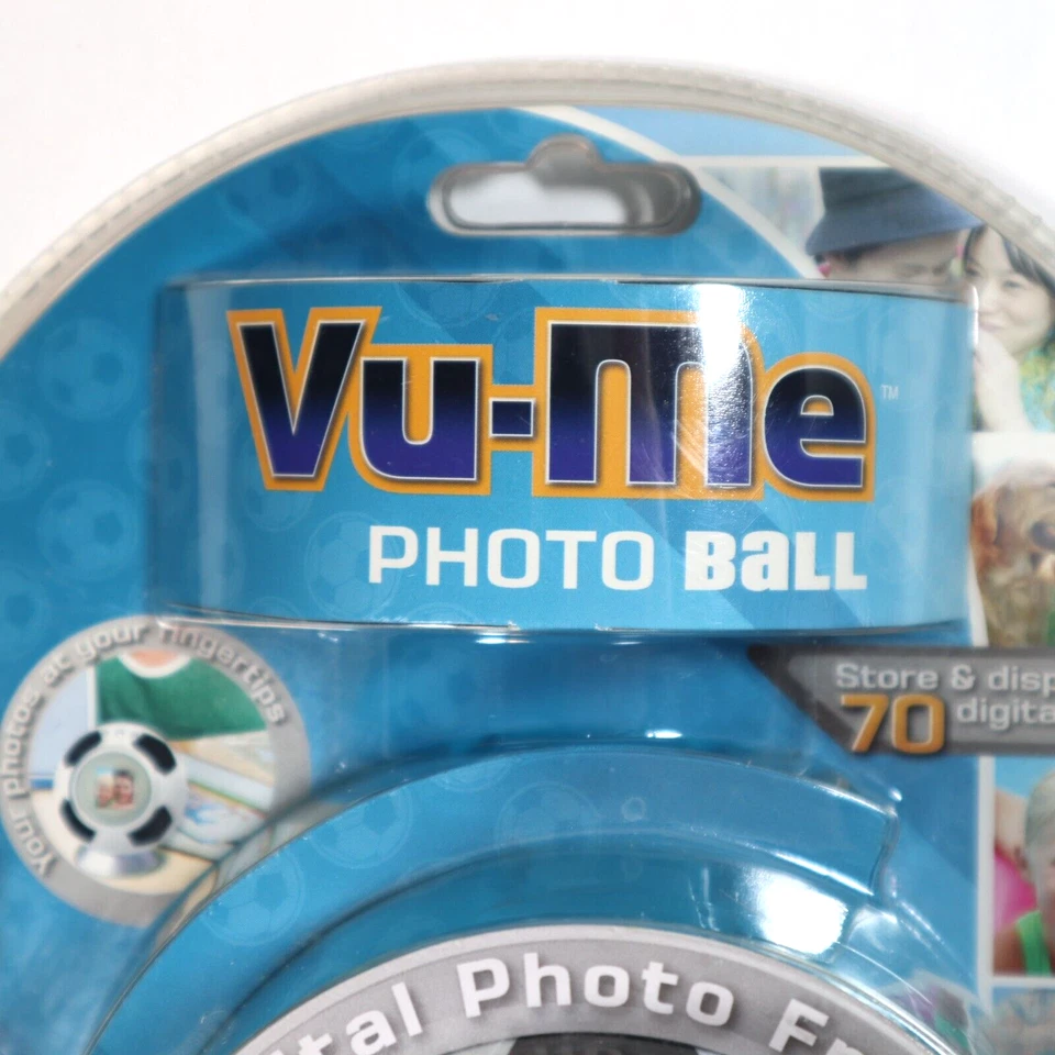 Vu-Me Digital Photo Frame Soccer Ball 1.5" LCD Screen 70 Pictures USB Connection - Image 2 of 4