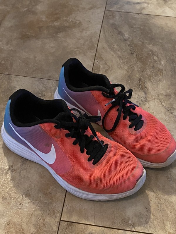 nike size 5Y youth sneakers