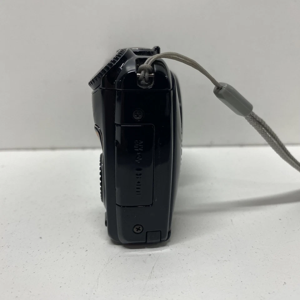 Fujifilm FinePix F500 EXR 16.0MP Compact Digital Camera (For Parts or Repair) - Image 2 of 4