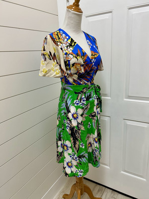 Floral Dress Diane Von Furstenberg Green Wrap Dress Diane Von Furstenberg Benton Floral Long-Sleeve Wrap Floral Dress Diane Von Furstenberg Green Wrap Dress Diane Von Furstenberg Benton Floral Long-Sleeve Wrap