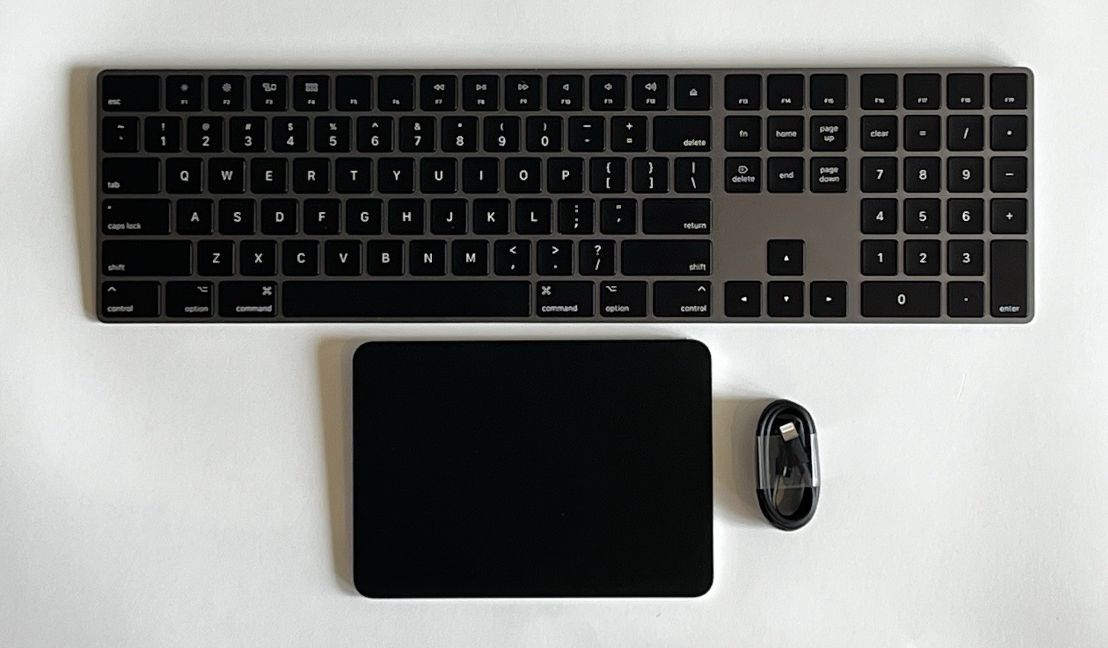 Apple A1843/A1535 Magic Keyboard w/ Numeric Keypad + Magic T