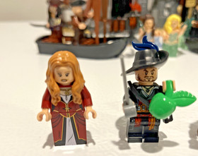 LEGO Pirates of the Caribbean 4194 Whitecap Bay 99% Complete w/ extra Mini Figs