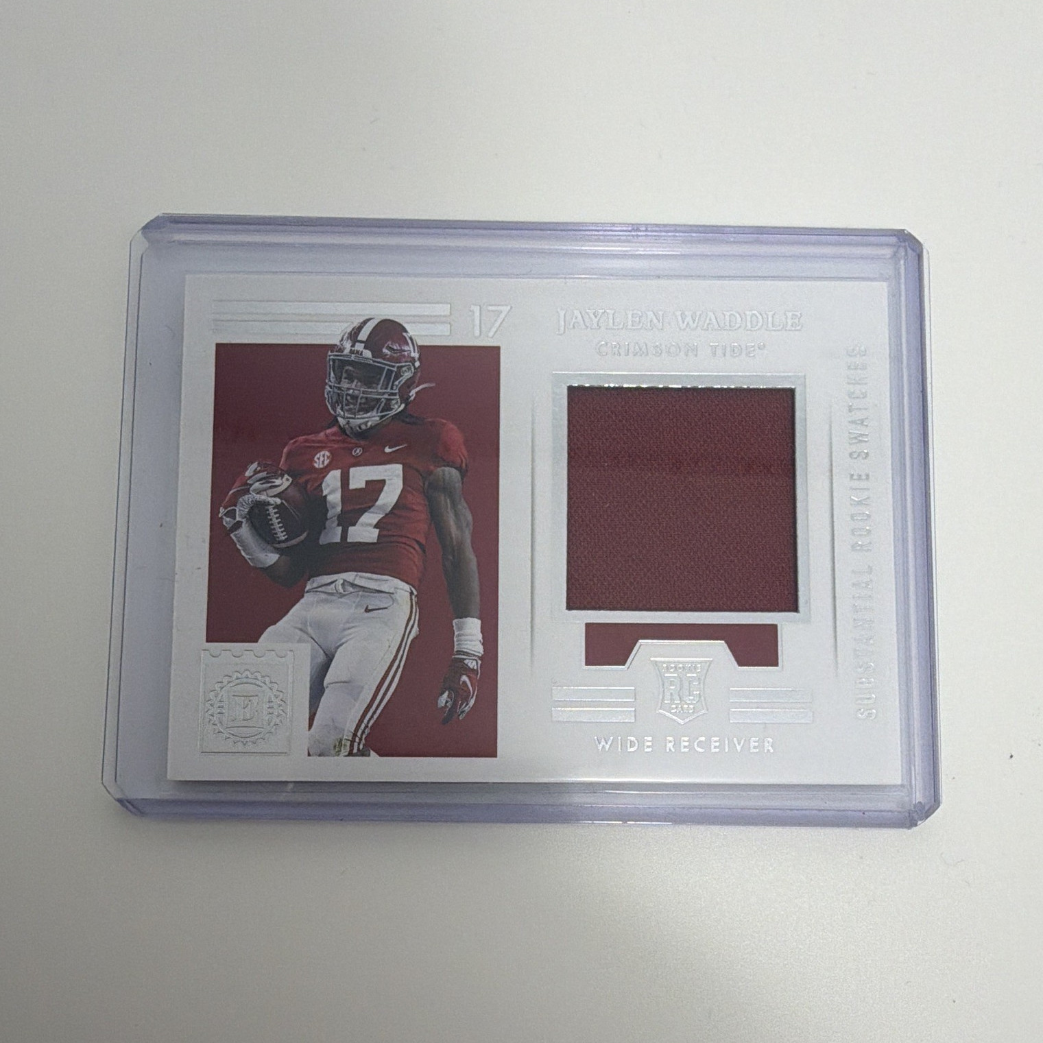 Jaylen Waddle Panini Chronicles Draft Picks Encased Substantial Rookie Swatches #JW Base