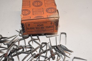 VTG Fullman Mfg # 1040 BULL DOG STAPLES - NOS vintage box hardware LATROBE PA