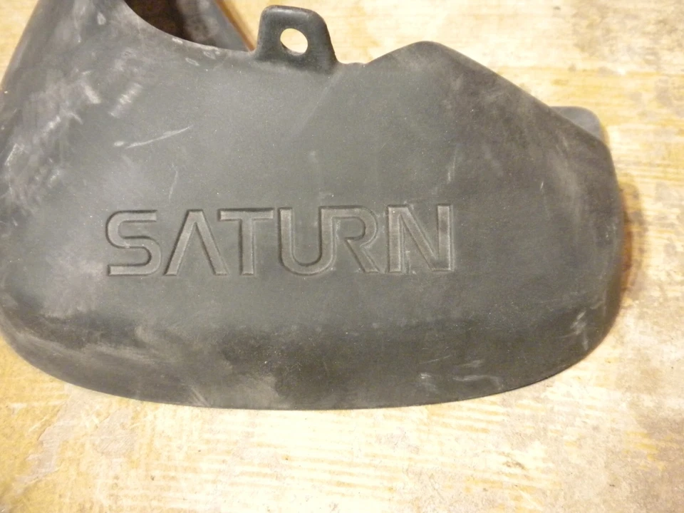 03-07 Saturn ION Quad 2 Door Coupe LH - Drivers Side Rear Splash Guard Mud Flap Foto 2 de 4