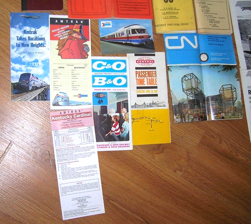 17 Pieces Railroad Memorabilia-Illinois Central Employee Timetables-Other Items - Picture 6 of 6