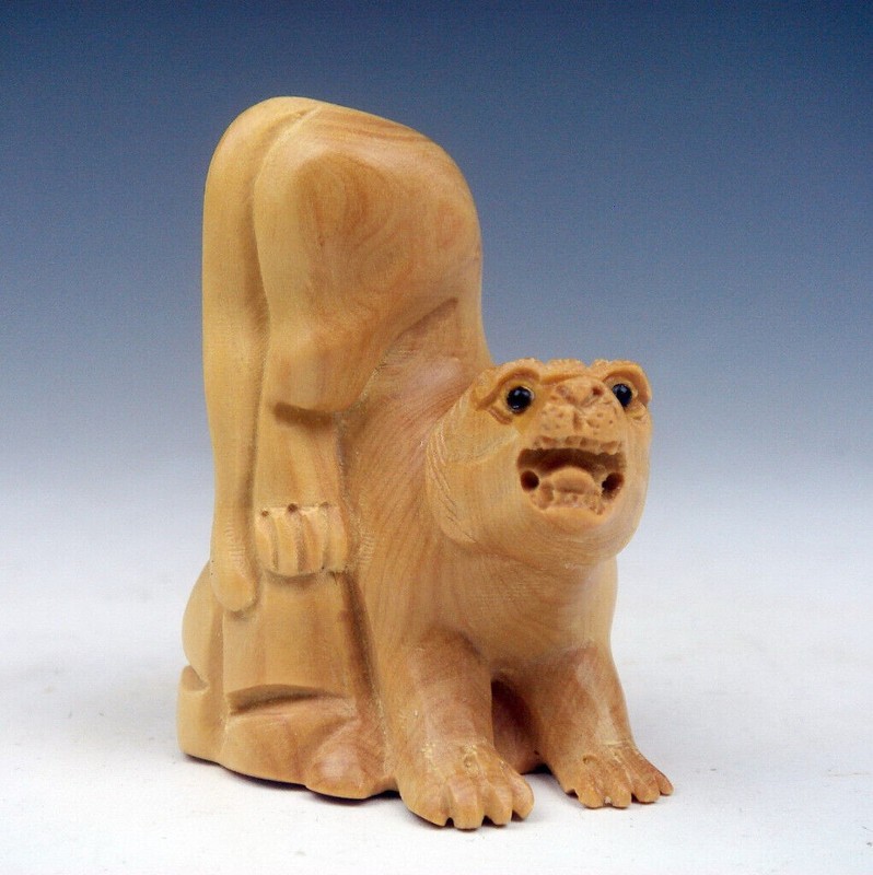 Japanese Boxwood Hand Carved Netsuke Sculpture Furious Tiger On Rock #05242301
