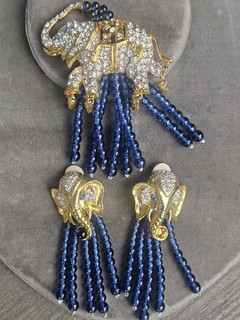 Vintage Avon Elizabeth Taylor ELEPHANT WALK Brooch & Earrings Clip Sapphire