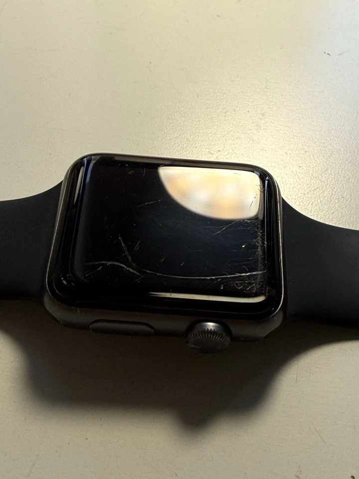 Apple Watch Series 3 42mm Aluminum Silver GPS - Image 3 of 4