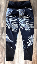 Victoria  s Secret Pink Ultimate Leggings Black/Gray Dance Yoga Size M Floral