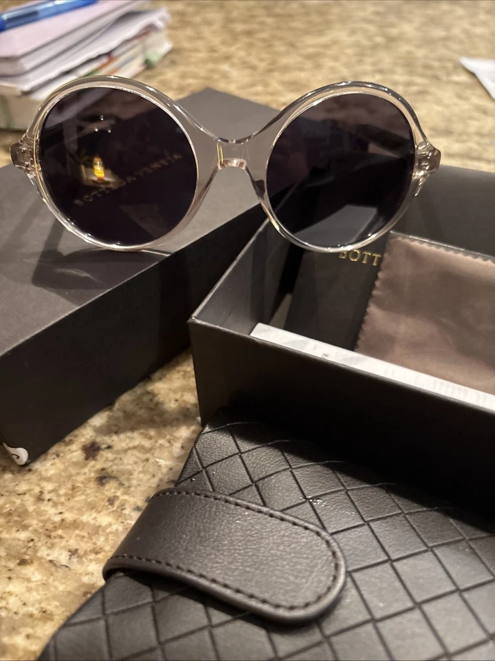 Auténticas gafas de sol para mujer Bottega Veneta Foto 3 de 4