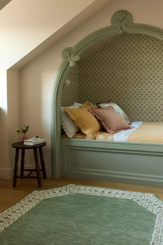 Designer Hand-Tufted Wool Rug 5x8 & 6x9 – Eclectic Pattern, Modern Handmade Rugs - Image 3 of 4