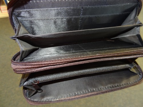 WOMENS BROWN FLORAL WALLET **NWT** GREAT GIFT!!! - Picture 3 of 3