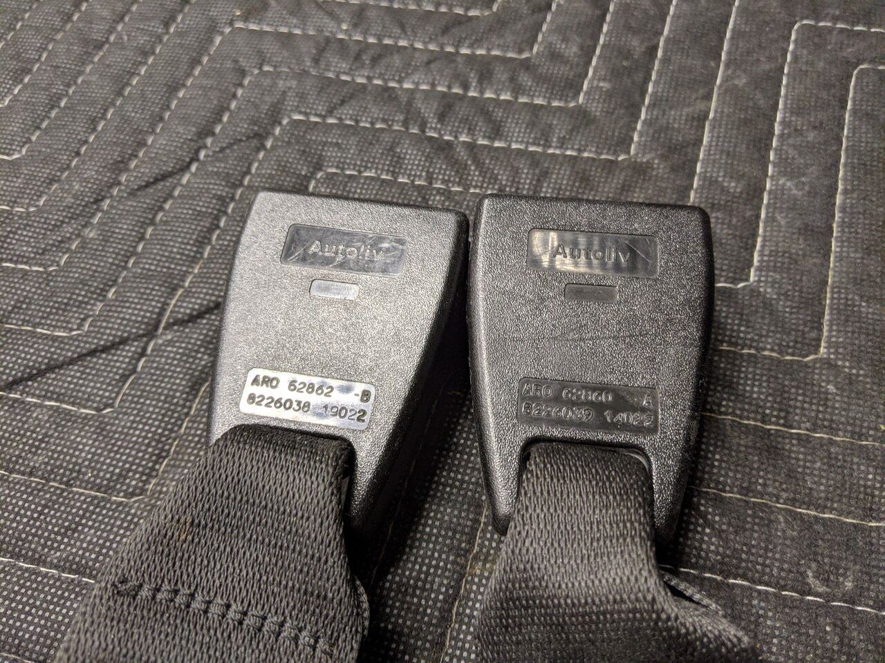 BMW E46 3-Series Lower Rear Seat Belt Receiver 72118233292 | eBay