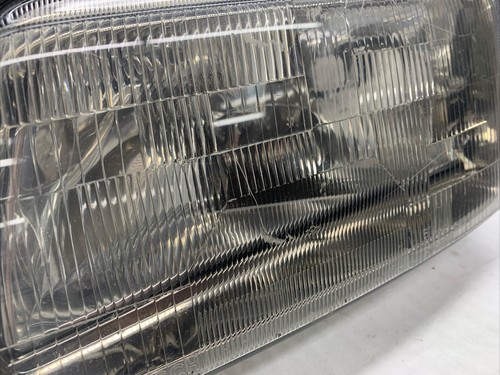 1996 1997 1998 1999 AUDI A4 LEFT HALOGEN HEADLIGHT HEADLAMP 8D0941003J - Picture 2 of 5