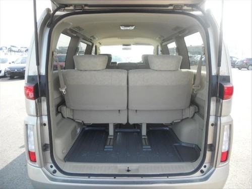 Nissan Elgrand NE51 4WD V6 8 Seater LPG conversion Auto - Picture 3 of 15