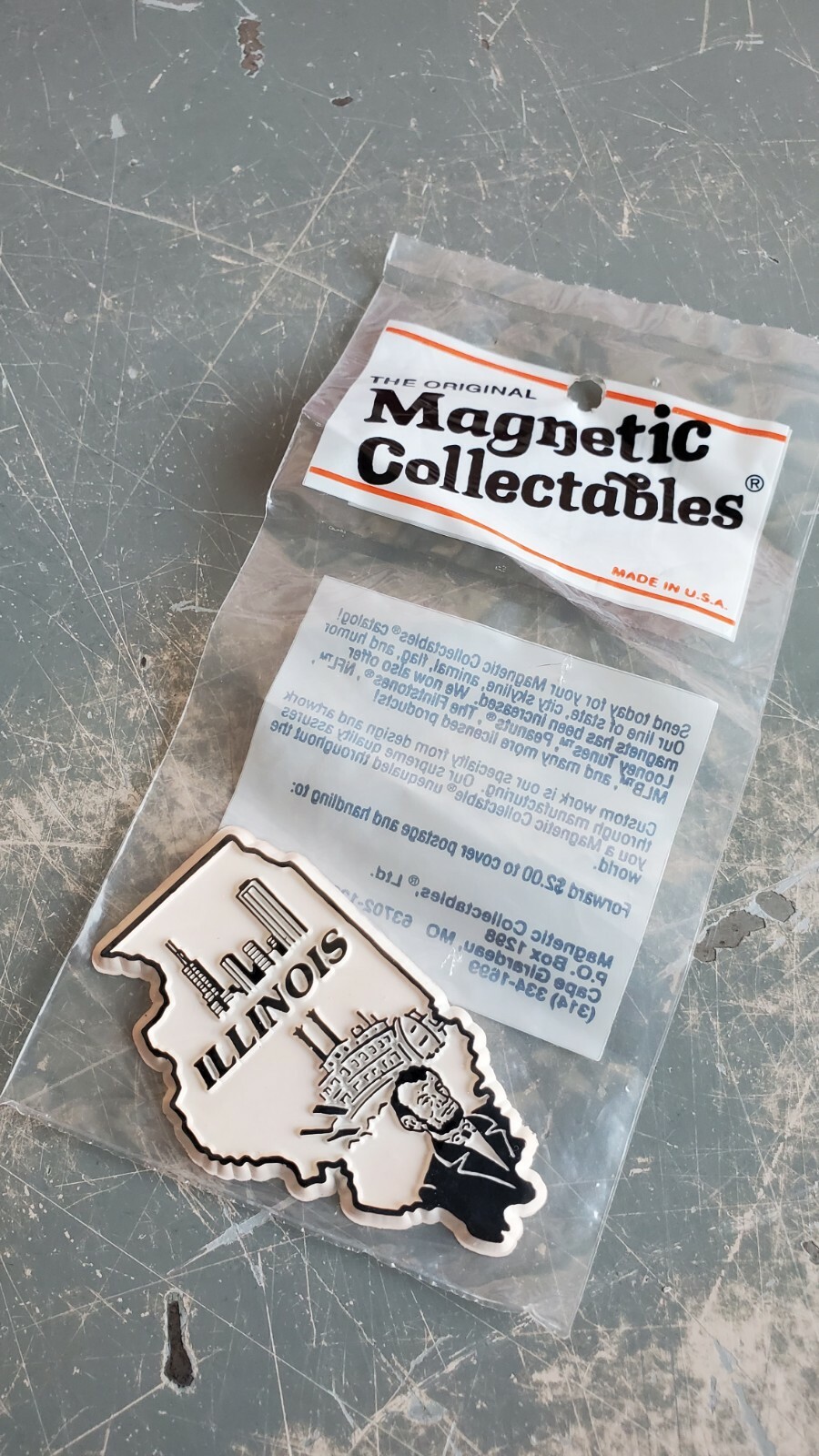 VINTAGE COLLECTABLES ILLINOIS MADE IN USA FREE SHIPPING