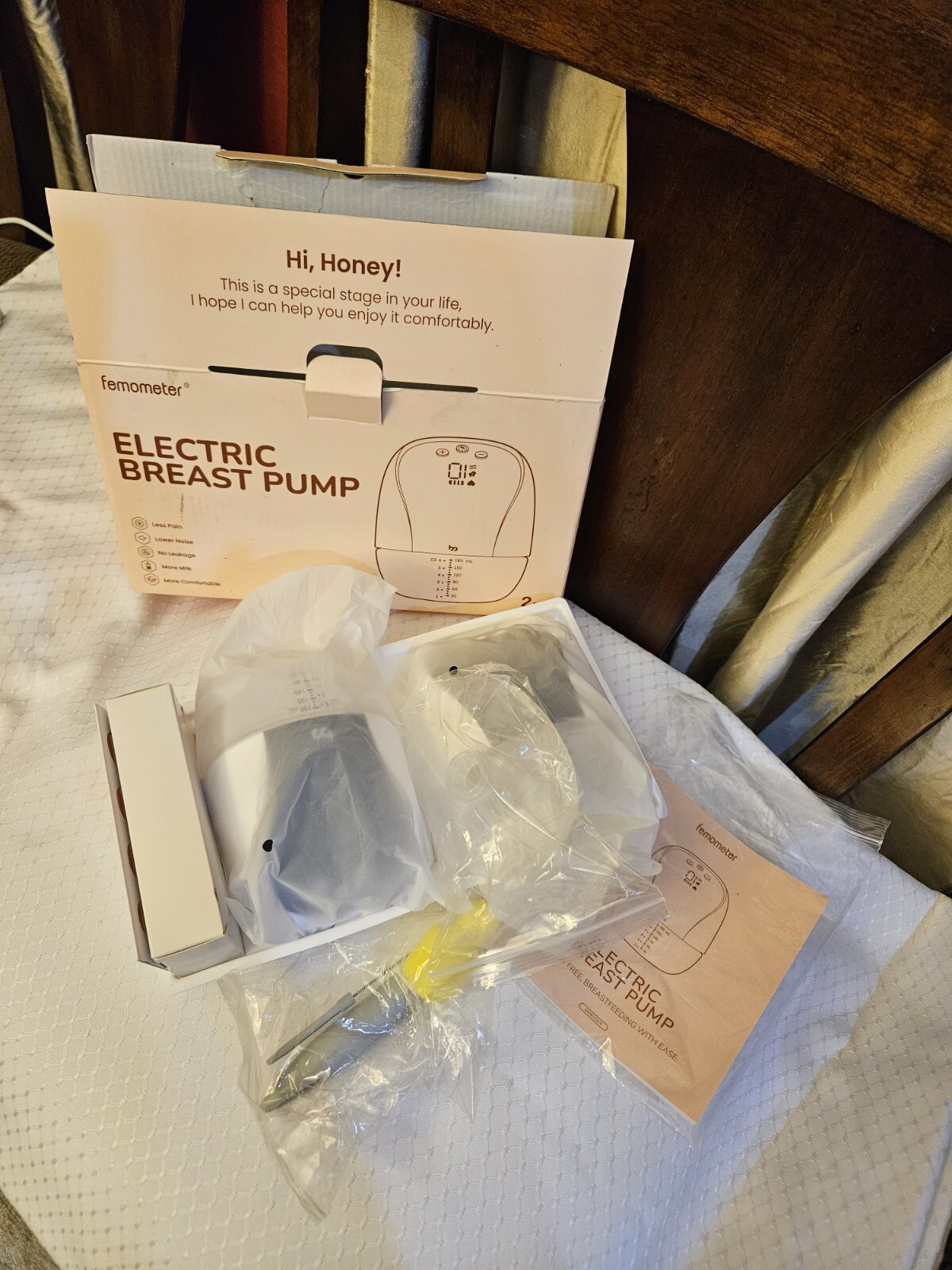 Hands-free electric breast pump for convenient use-image