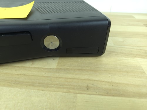 Microsoft Xbox 360 Slim - Schwarz - Nur Konsole - Für Teile oder Reparatur - Bild 4 von 10