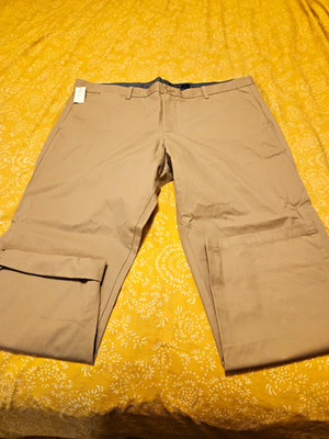 GAP Men's Beige Chino Pants Cotton Twill Straight Fit Flat Front 42x30