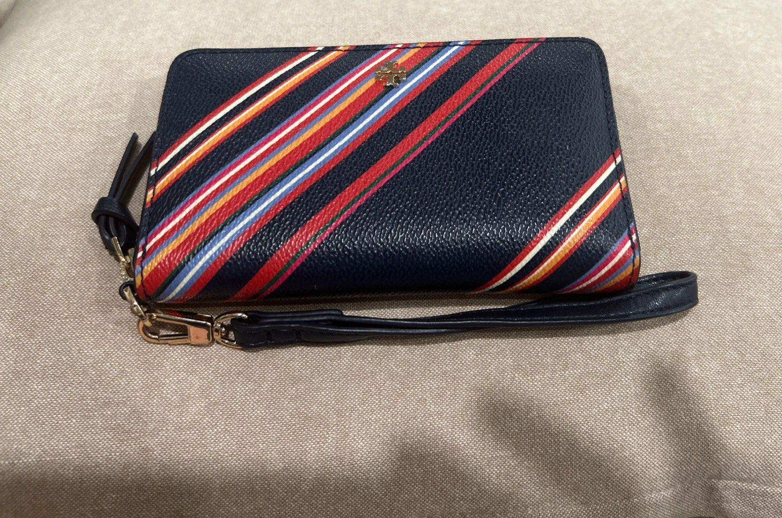 Portafoglio da polso Tory Burch Gemini in tela rivestita a righe