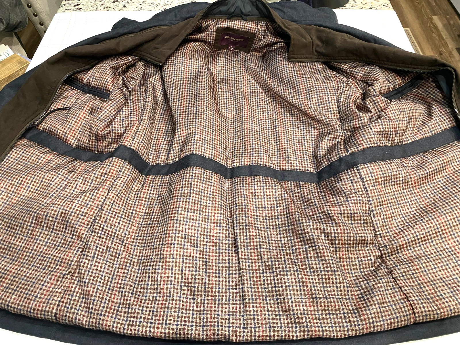 Johnston & Murphy  (Men's LRG.)  Wool  Blend Front Zip/Snap Coat - EUC !! image 9