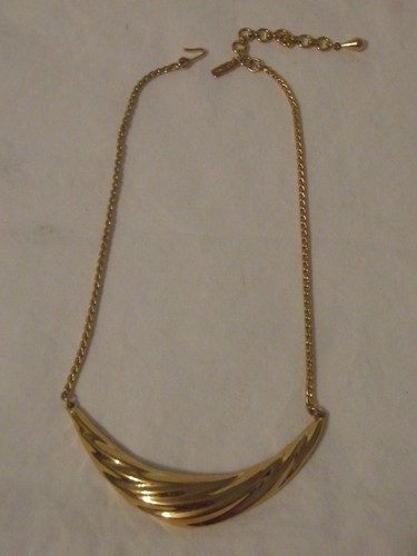 16" Vintage Monet Gold Tone Necklace