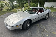 1984 Silver Chevrolet Corvette   | C4 Corvette Photo 1