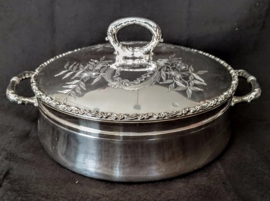 Antique Pie + Quiche Dish Quadruple Silverplated, Casserole, Quiche Set 4-Pieces
Opens in a new wind