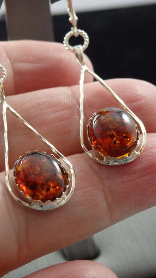 Pendientes colgantes de miel ámbar báltico torcidos de ley Foto 2 de 4