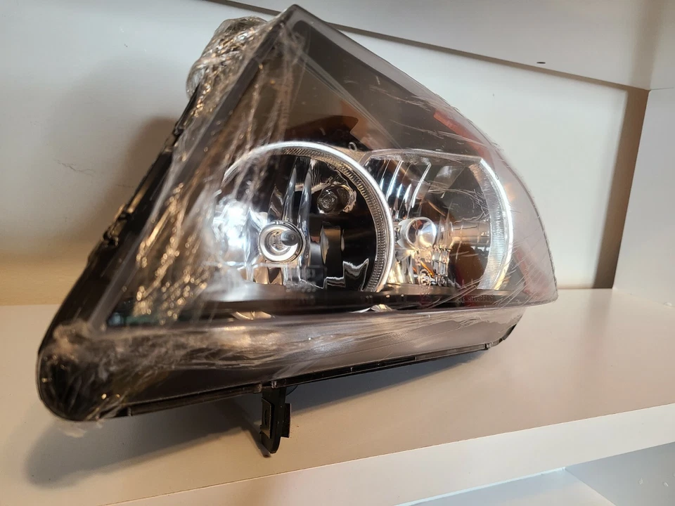 Conjunto de faros izquierdo para BMW 328i 2007-2012 sedán 4 puertas Dorman 1592394 base Foto 3 de 4