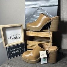 Universal Thread Tess Beige Caramel Platform Chunky Heeled Clogs 8.5 New W/Tags