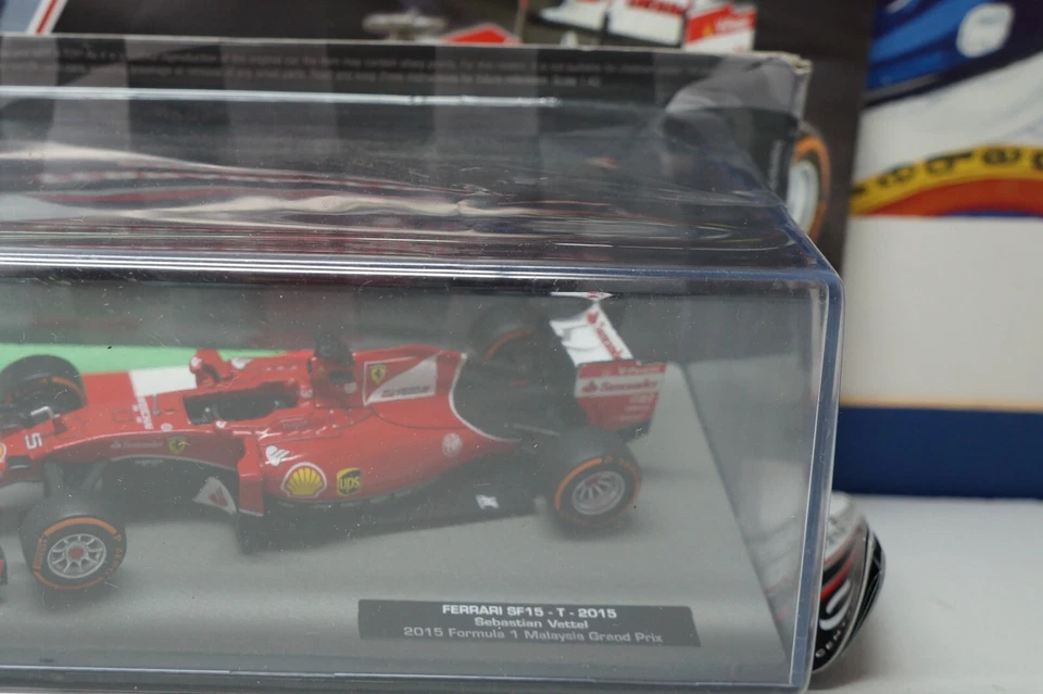 PANINI F1 - 2015 FERRARI SF15-T - SEBASTIAN VETTEL - 1/43 scale model car #42 - Image 3 of 4