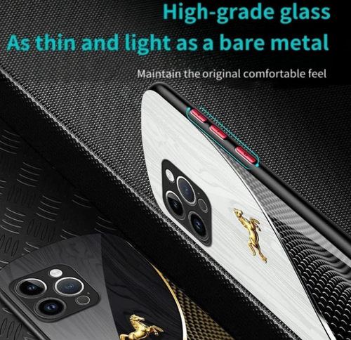 Personalisierte magnetische Hartglashülle Golden Pferd Holzmaserung für iPhone 16 - Bild 9 von 16