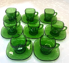  Vtg Green Glass Duralex(Vereco) France 8 Square Espresso Coffee Cups & Saucers 