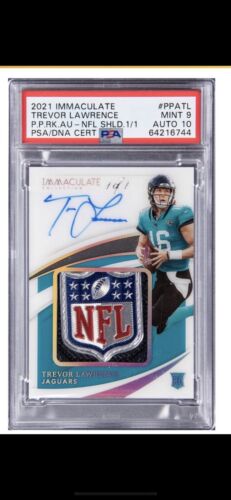 2021 IMMACULATE COLLECTION TREVOR LAWRENCE ROOKIE RC NFL SHIELD AUTO 1/1 - Picture 1 of 2