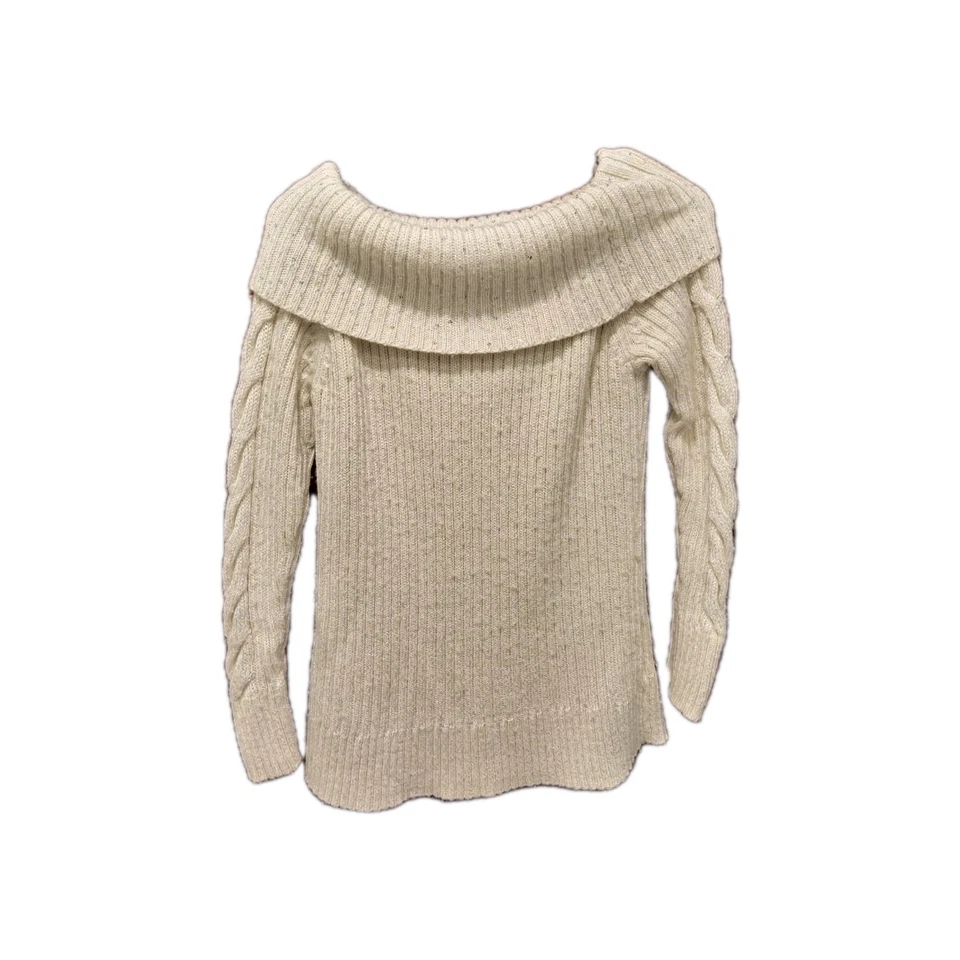 Suéter Tejido con Cable Brillante Crema Fuera del Hombro Lentejuelas Medianas WHBM Vacaciones  Foto 4 de 4