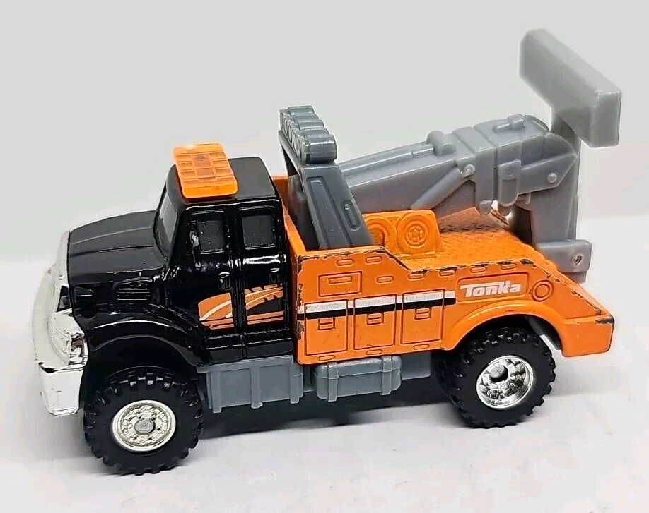 Preços baixos em Fabricação Tonka Contemporâneo em metal fundido