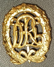 A badge DRL in gold