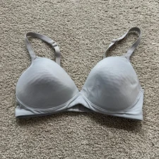 Warner’s Elements of Bliss Lift Bra Women's Size 34C Light Gray Wireless 