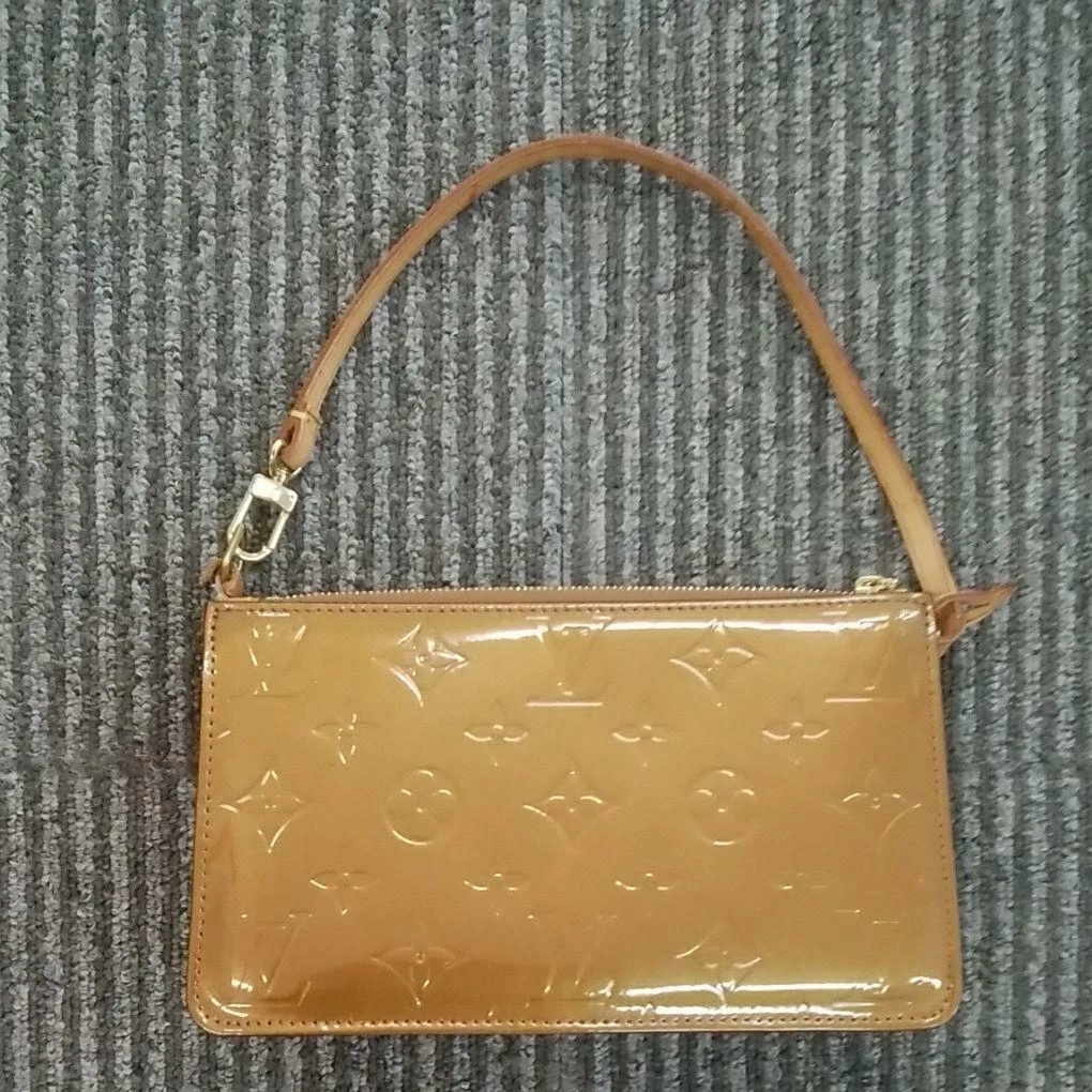 LOUIS VUITTON M91133 Monogram Vernis Lexington Pouch Hand Bag