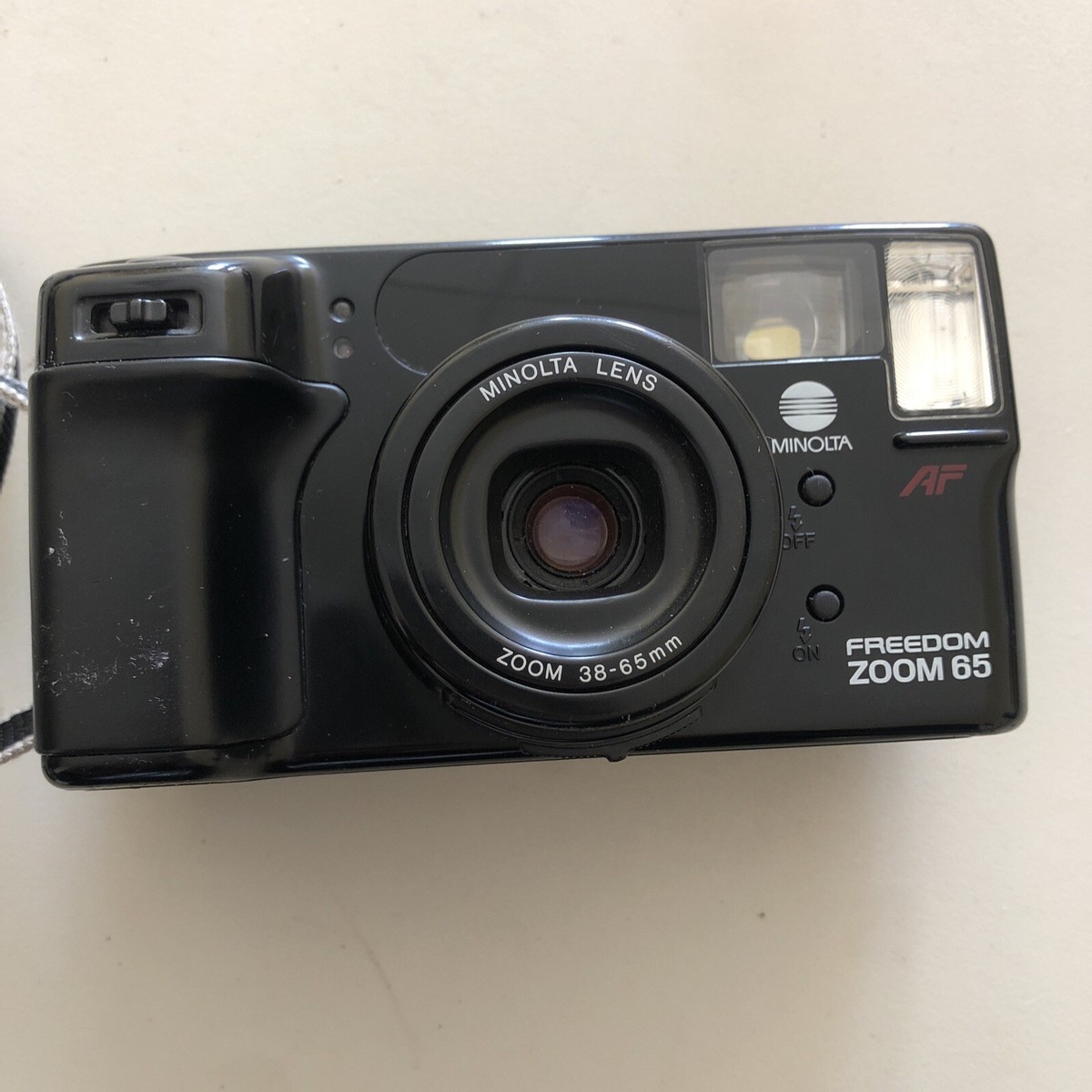Minolta Freedom / AF Zoom 65 35mm Film Camera Point and Shoot