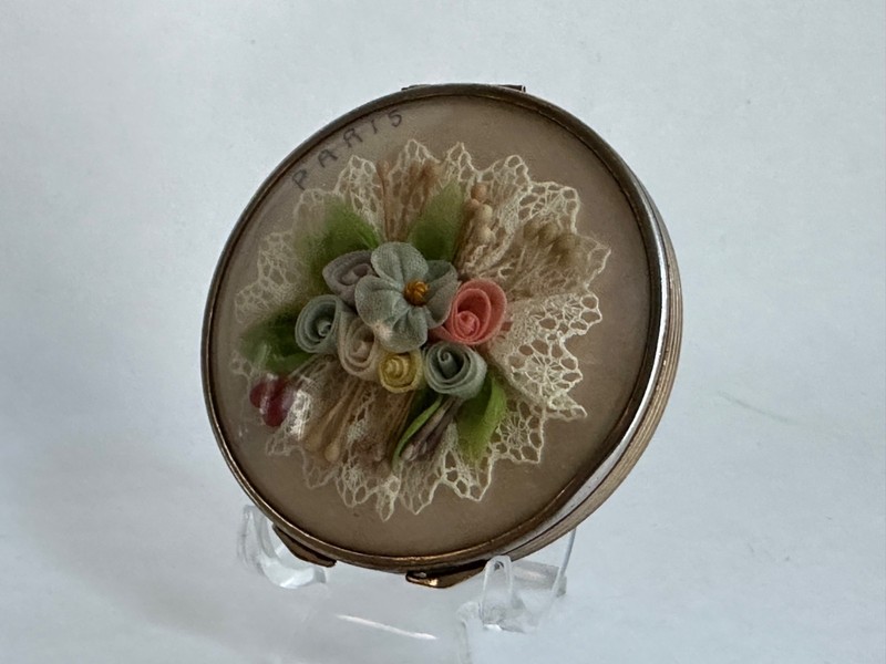 Vintage Sabor Powder Compact Paris Peach/Pink Ribbon Silk Flowers, Mirror