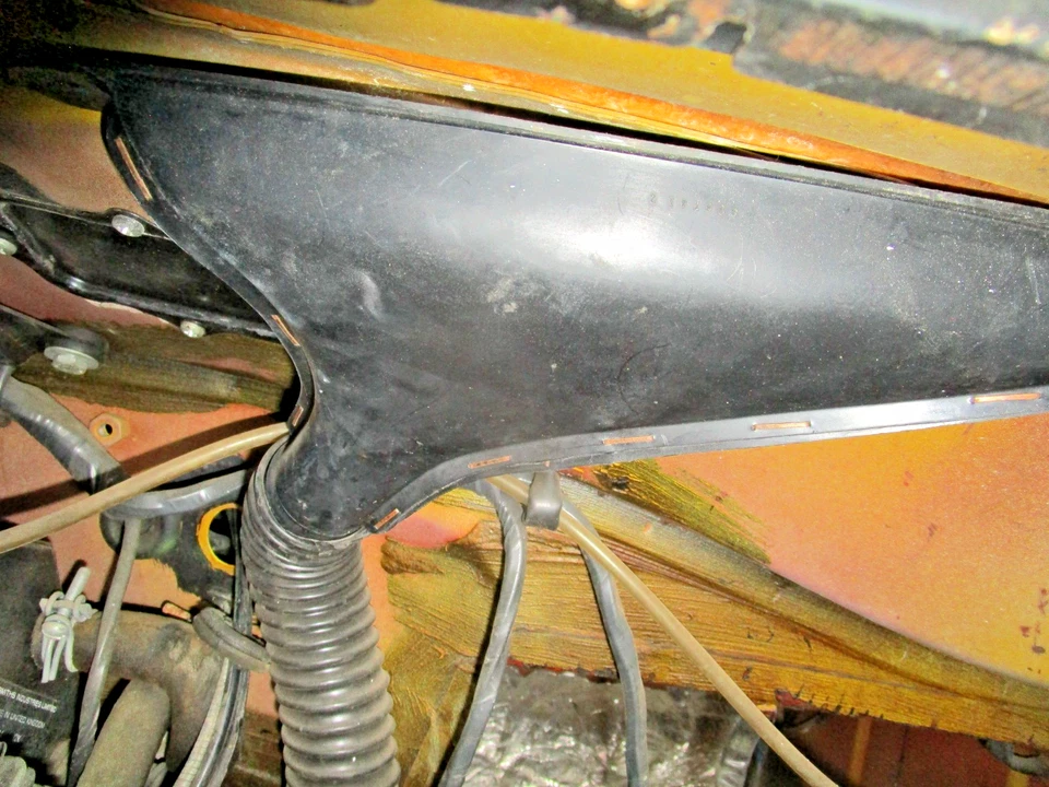 Triumph TR4A TR250 TR6 Dash Top Vent Demister Set with Hoses and Ducts 1965-1976 - Image 3 of 3