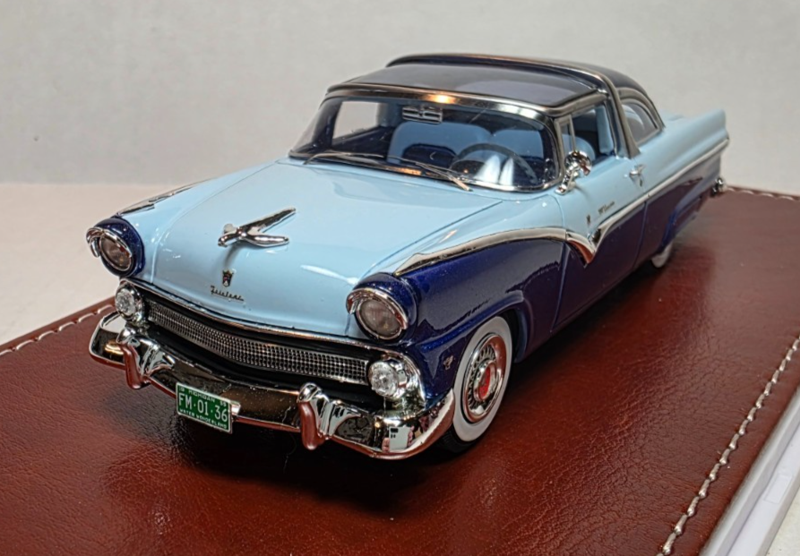 FORD Fairlane Crown Victoria (1955) ミニカー Great Iconic Models 1:43 1955 Ford Fairlane Crown Victoria