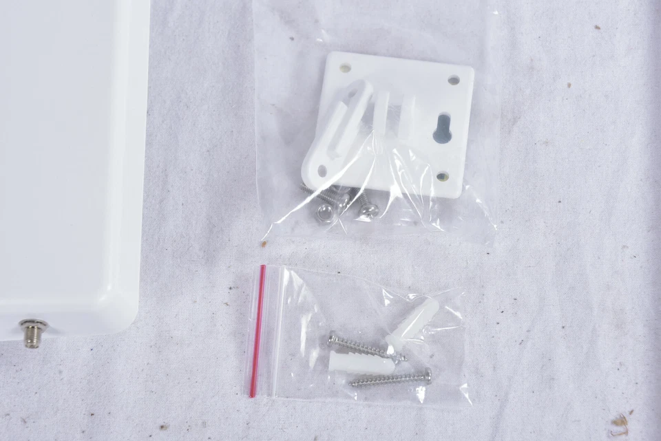 Intellinet Direktionale MIMO Panel Hochleistung Antenne 2,4GHz 12dB Internet - Image 3 of 4