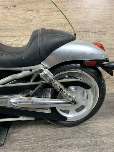 New Bright Harley Davidson V-Rod RC Motorcycle 28” / Remote Untested For Parts - Picture 9 of 12
