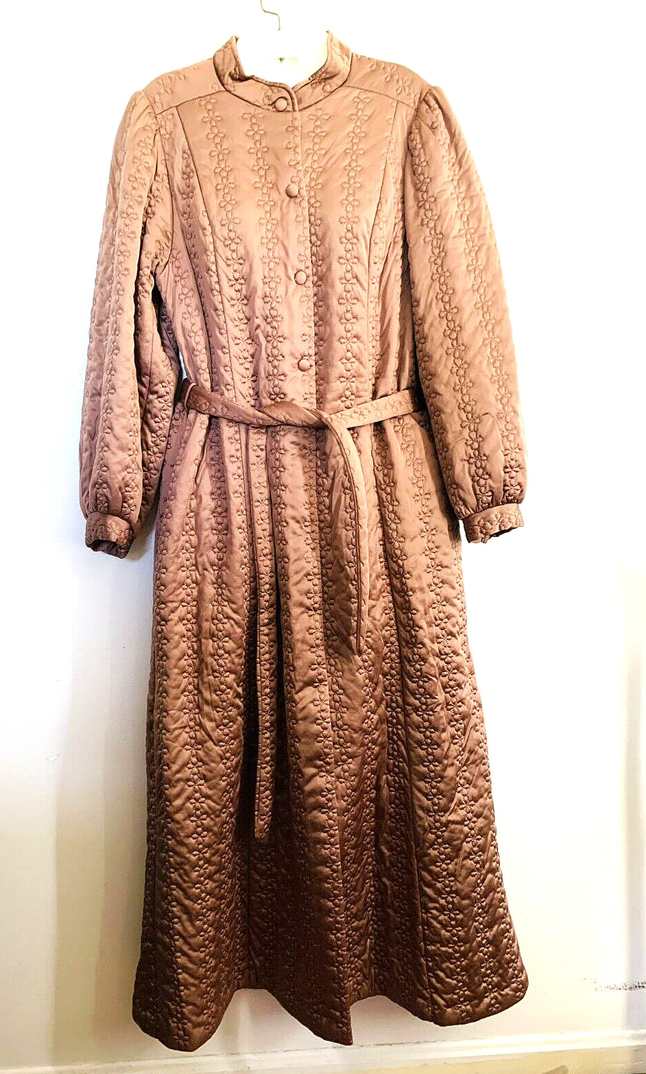 Vintage Miss Elaine Small Quilted Nylon Robe Front Sn… Gem