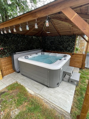 HOT TUB 6 SEATER SPA SPRITZ LUXURY AMERICAN BALBOA 13AMP PLUG AND PLAY LIGHT NEW - Picture 4 of 15