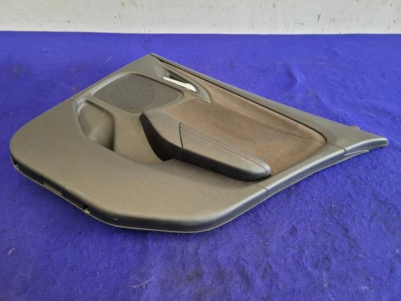 Chevrolet SS 2014-2017 6,2 L sedán pasajero puerta trasera derecha panel tarjeta embellecedor Foto 3 de 4